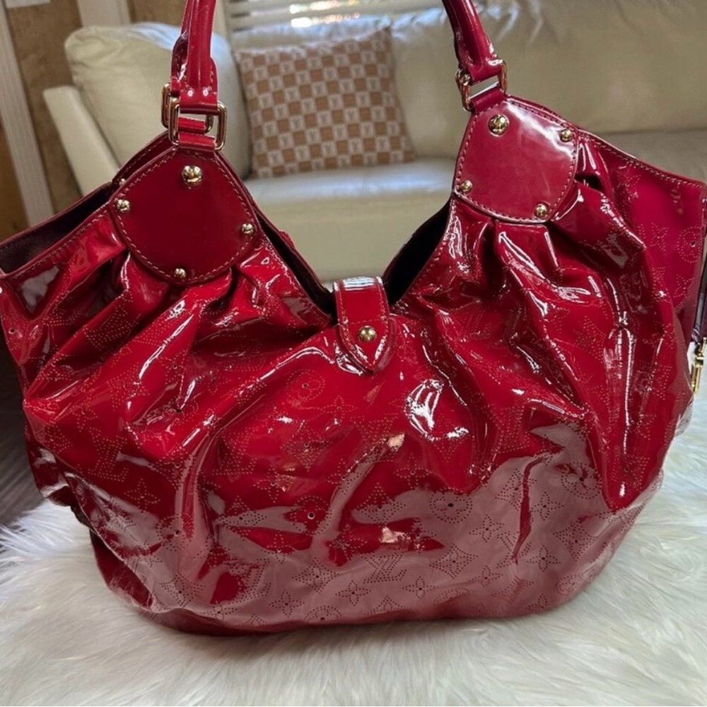 ✨FINAL PRICE✨Louis Vuitton Cerise Mahina Patent Leather Surya Bag w/ COA - Picture 3 of 12